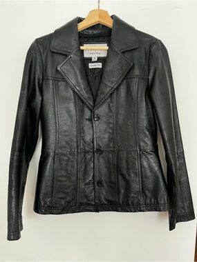Wilsons Maxima Black Leather Button-Front Jacket with Notched Lapel